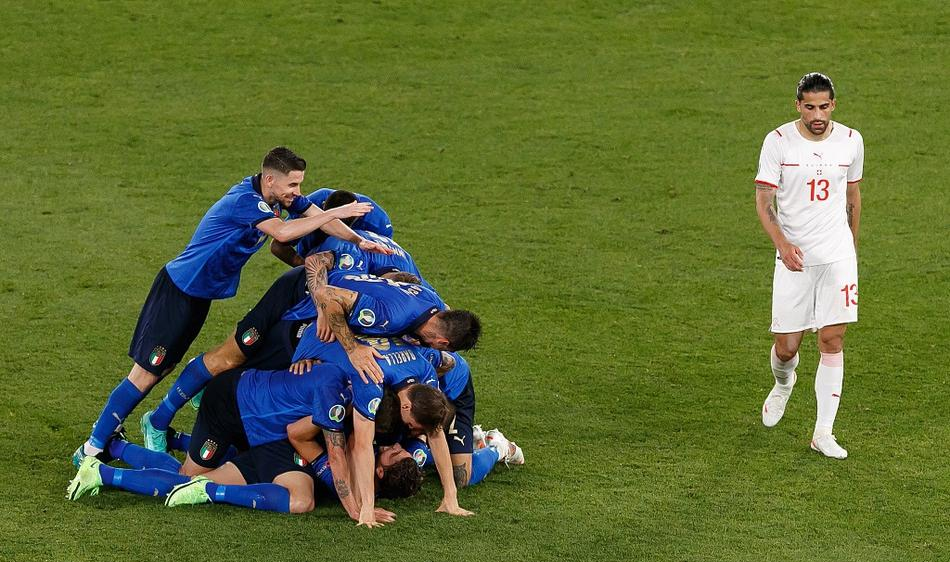 3:0 big win! Italy became the first team to advance to the round of 16!