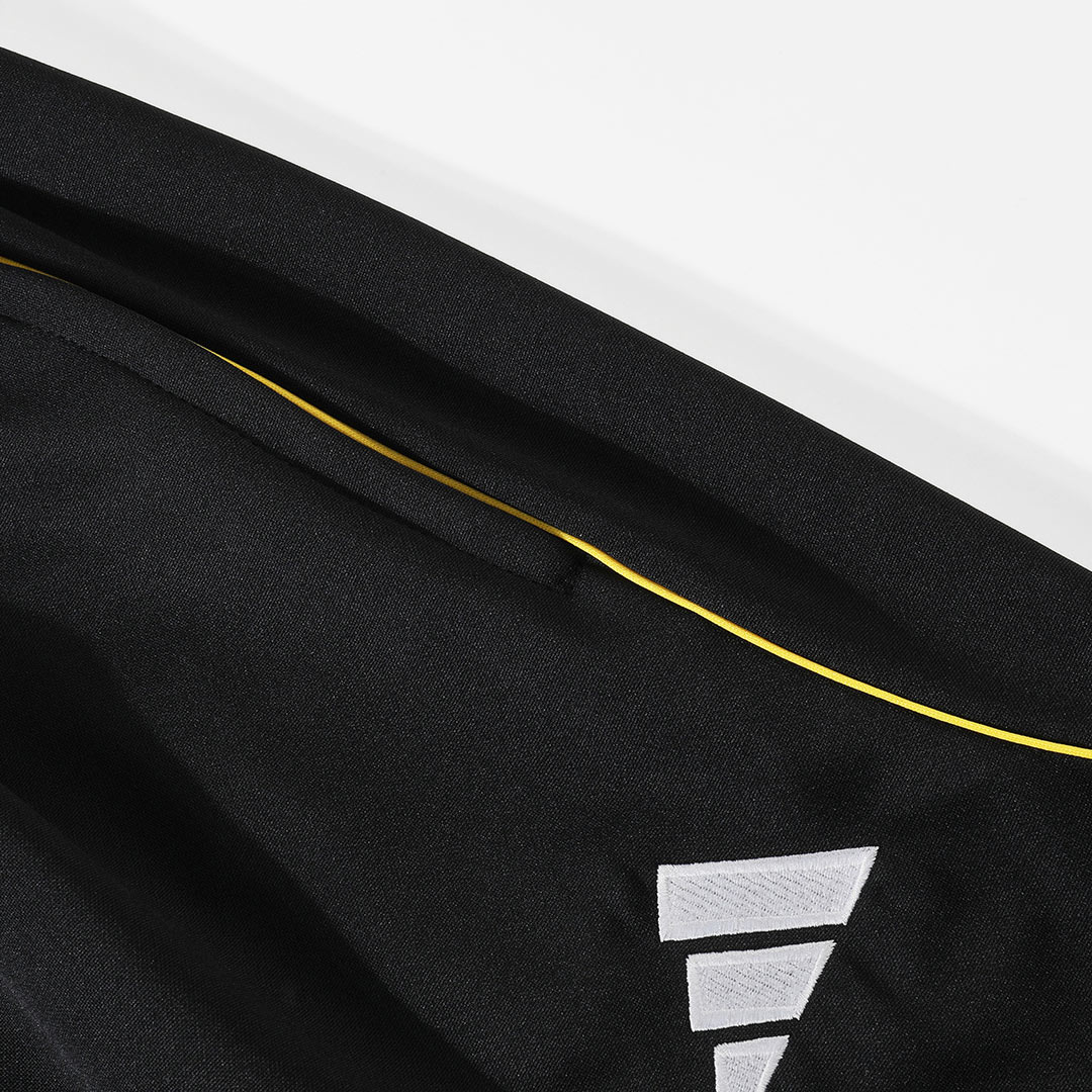 Real Madrid 1/4 Zipper Sweatshirt Soccer Training Kit 2025/26 - bestsoccerstore