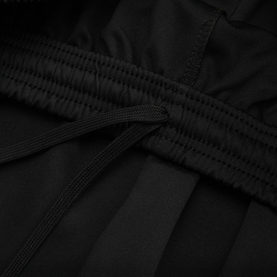 Liverpool Soccer 1/4 Zipper Sweatshirt Training Kit 2025/26 - bestsoccerstore