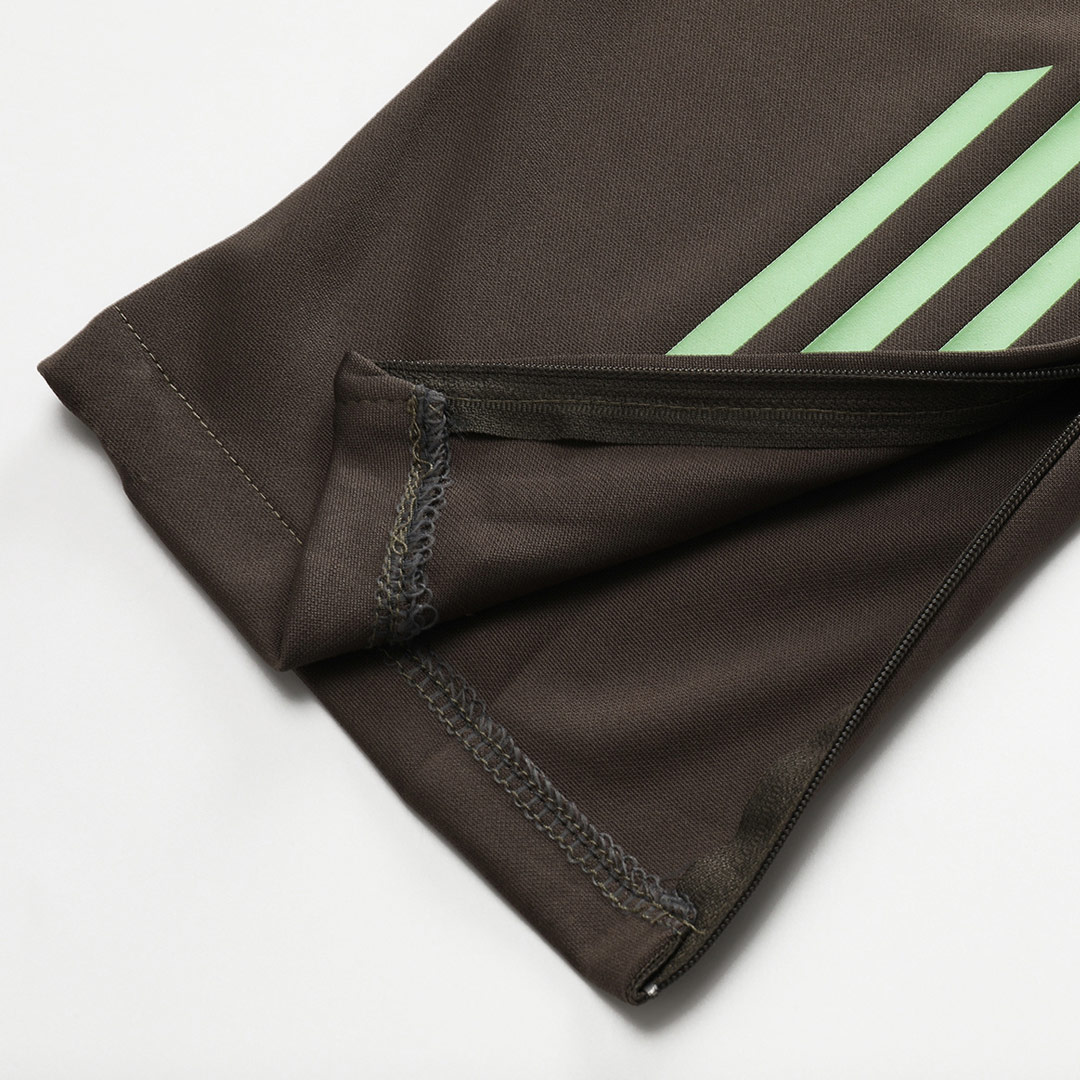 Real Madrid 1/4 Zipper Sweatshirt Soccer Training Kit 2025/26 - bestsoccerstore